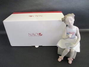 NAO ナオ　リアドロ　【私の最初の手紙】　陶器人形　フィギュリン