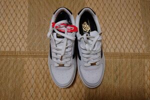 VANS フローター V4410 (ホワイト/ブラック) スニーカー