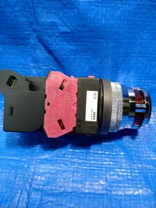 新品　和泉電機　ALN 赤色　Red　照光式押し釦　直径30mm穴用　ランプLED 100Vトランス付き。