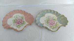 Art hand Auction 2 hand-painted plates, hand-painted rose, floral pattern, gold, Western tableware, tableware, plate, Western tableware, plate, dish, others