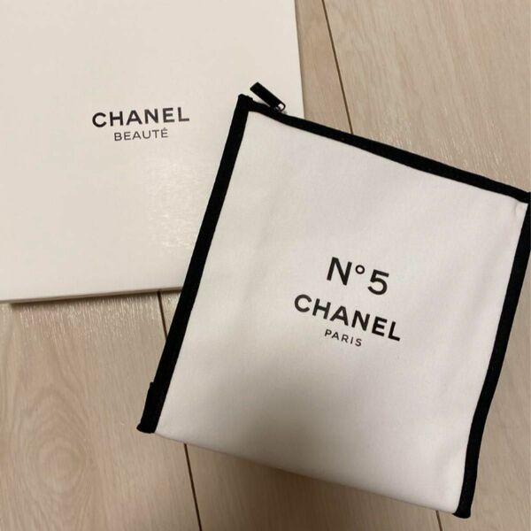 Chanel 2022 ノベルティポーチ