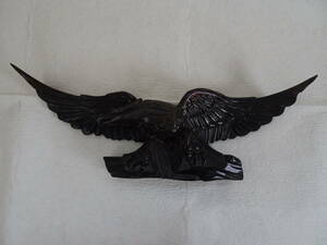 鷲の置物　フィリピン製　土産　木製　イーグル
