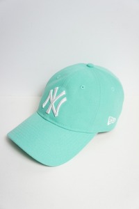美品 NEWERAニューエラ × MOMAモマ NEWYORK YANKEES BASEBALL CAP 9TWENTY ヤンキース キャップ 帽子 グリーン219O