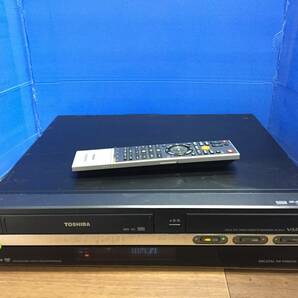 東芝 VHS/HDD/DVDレコーダー RD-W301 リモコン付 中古品652の画像1