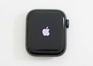 ◇【アップル】AppleWatch SE 40mm GPS スペースグレイアルミニウム ウィンターブルーソロループ NYDP2LL/A スマートウォッチ