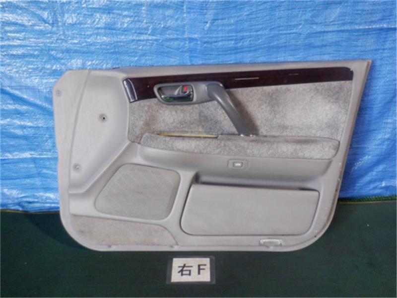 トヨタ 純正 クラウンマジェスタ 《 JZS177 》 右フロントドアトリム P80200-23007077