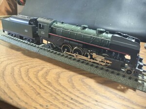 lima製.極美品HO.2-8-2.SNCF141Rフラス国鉄蒸気機関車、動作良好、ヘッドライト2灯式点灯！展示長期滞留品！