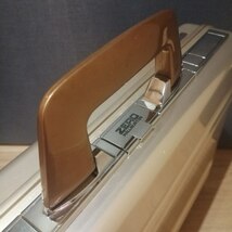 ◇ZERO HALLIBURTON　EXECUTIVE　ATTACHE CASE 希少シャンパンゴールド 美品、送料込み即決価格有り。_画像5