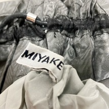 イッセイミヤケ ISSEYMIYAKE ショルダーバッグ - 化学繊維 黒×グレー プリーツ/2way/巾着型 バッグ_画像9