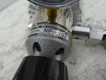 ☆ Crown NP-202 ノーヒーター型 炭酸ガス用圧力調整器 未使用品 1円スタート ☆_画像2