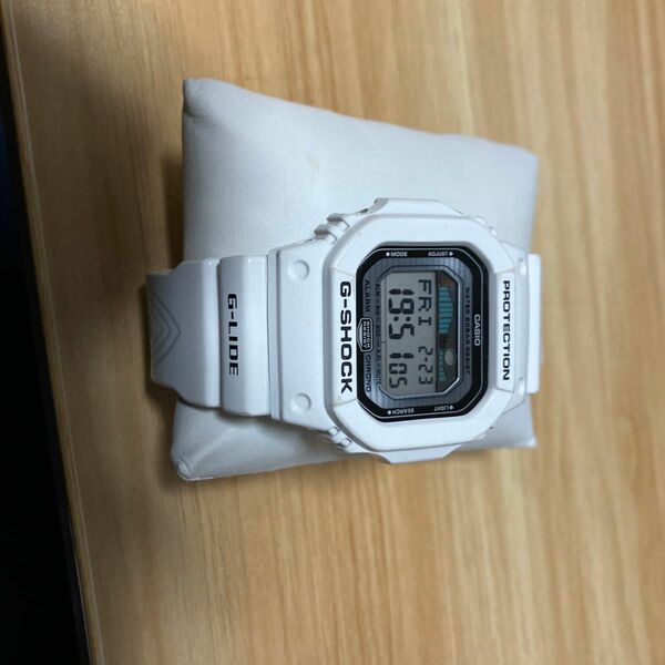 G-SHOCK G-LIDE ホワイト 20気圧防水 カシオ 腕時計