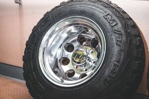 ミッキートンプソン15インチ12j 6穴 4本セット バリ山タイヤ付き 15×12 6h 139.7