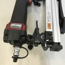 48　makita マキタ 10㎜高圧エアタッカ AT1025HB 中古品 (80)_画像6