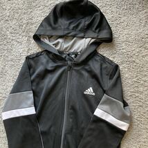 adidasアディダス☆部分配色スポーティーパーカー黒 150☆美品38_画像2