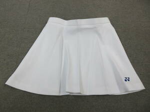 M【2-6】□17 スポーツ店在庫品 YONEX ヨネックス 女子テニスウェア スコート W70cm 白 ホワイト 未使用長期保管品