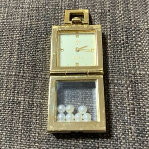 稼働品 MIKIMOTO ミキモト ペンダントウォッチ パール 真珠 7粒 スクエア クォーツ 金メッキ ゴールドカラー 懐中時計 