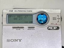 2h SONY ソニー MD WALKMAN MZ-R910 TYPE-R ポータブル MDプレーヤー ウォークマン リモコン 外付け乾電池ケース 付き_画像2