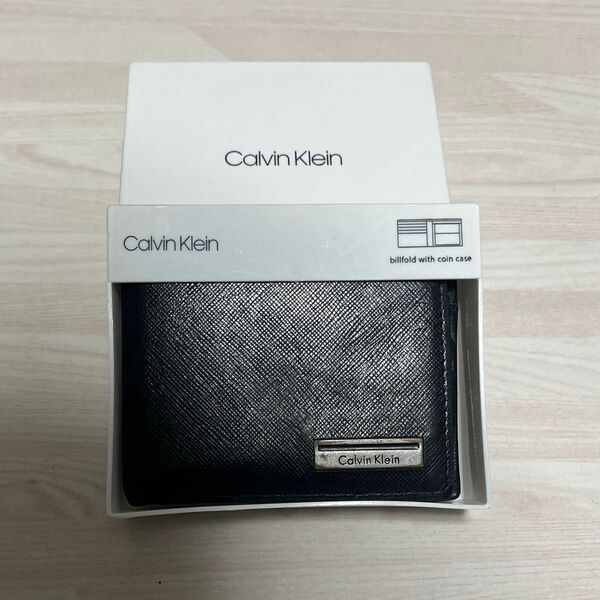 calvin klein 二つ折り財布