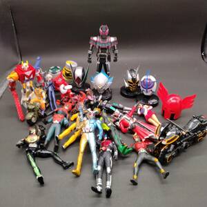 玩具　仮面ライダー　フィギュア　カード130枚以上　いろいろ