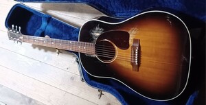 Gibson J-45 VS