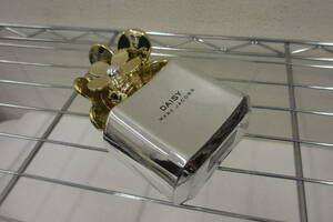 香水/MARC JACOBS/マークジェイコブス/DAISY/デイジー シルバー 2009/EDP/パルファム/100ml（残量 ほぼ満タン）