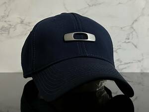 【未使用品】47F★OAKLEY オークリー キャップ 帽子 CAP 上品で高級感のあるネイビーの伸縮素材にメタル製ロゴ♪《伸縮前57㎝～61㎝位迄》