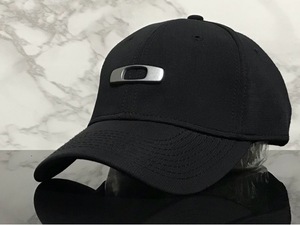 【未使用品】63A★OAKLEY オークリー キャップ 帽子 CAP 上品で高級感のあるブラックの伸縮素材にメタル製ロゴ♪《伸縮前58㎝～62㎝位迄》