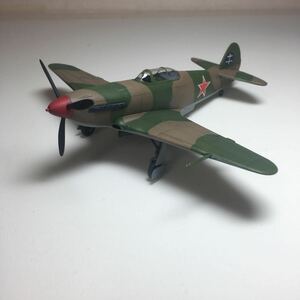 プラモデル　模型　完成品　1/72 YAK-3