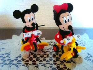 ディズニー　三輪車に乗るミッキー　置物　飾り物　ぬいぐるみ　ミニー　フェルト　レア