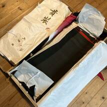 花井幸子デザイン深緑色の振袖、バッグ、足袋、草履、他セット_画像8