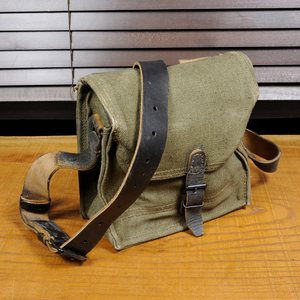  France army discharge goods shoulder bag cotton canvas made belt loop attaching . army canvas leather loop army payment lowering shoulder bag 