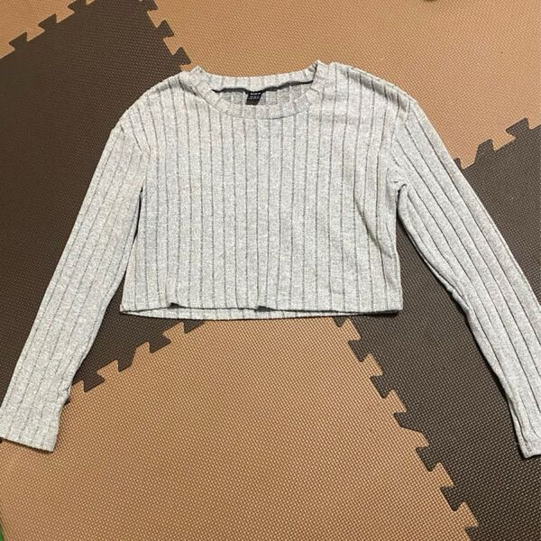 SHEIN クロップド丈トップス