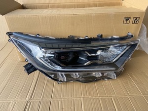 RAV4 PHV ラブ4　AXAP54 純正 右 ヘッドライト LED 良品　STANLEY 42-106【TM6080H】