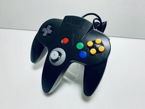 レトロゲーム N64コントローラー 美品 / 動作品 本物 Nintendo ニンテンドー64 コントローラ (B35)