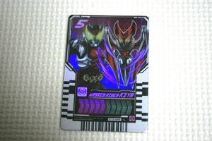 【RT2-066 MASKED RIDER KIVA (L レジェンドライダーレア)】仮面ライダーガッチャード ライドケミートレカ レジェンドライダー キバ