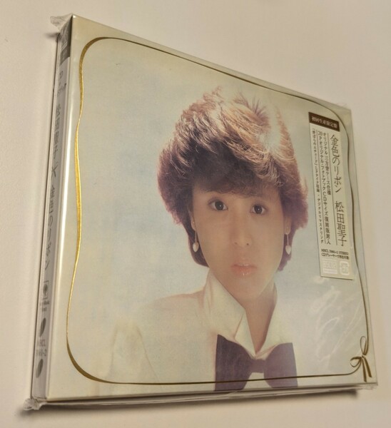 M 匿名配送 CD 松田聖子 金色のリボン Blu-spec CD2+フォトブック 初回生産限定盤 4560427459585