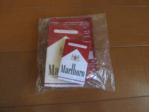 ⑧ 30年以上前の小さなパッケージの試供品タバコ　マルボロ未開封＋マッチ　コレクション用