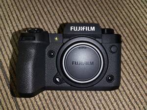 中古美品　Xマウント　FUJIFILM X-H2 ボディ　4020万画素　APS-C ミラーレス一眼カメラ　シャッター回数17100回程度