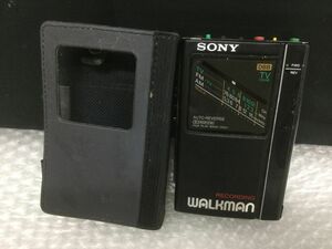D689-60-M SONY(ソニー)WALKMAN WM-F404 ウォークマン　ラジオカセットTV/部品取りt