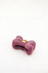 Q-pot. / velour ribbon charm purple O-24-02-15-050-QP-AC-IG-OS