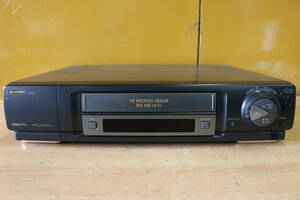 ★ の-556 VHS ビデオカセット レコーダー 中古 通電OK 1996年 シャープ VC-B501 箱なし 現状品 高さ9.5 幅43 奥34cm 重さ5.2kg