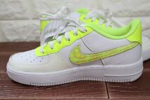 新品 23.5㎝ ナイキ NIKE Air Force 1 LV8 GS エアフォース１ ホワイト ボルト 蛍光 キッズ　ガールズ　レディース可 DV1680-100_画像7