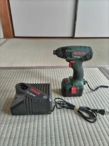 充電式インパクトドライバー　bosch