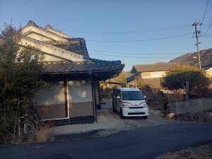 Onomichi -Shi -Shi -sho -Seller Rice Fields, Dog Run Villas с полевыми лесами.