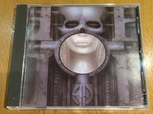 エマーソン・レイク&パーマー 恐怖の頭脳改革 旧規格輸入盤中古CD EMERSON LAKE & PALMER BRAIN SALAD SURGERY EL&P ギーガー 383480020-2