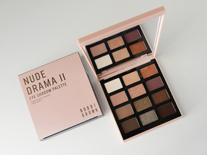 Bobbi Brown アイシャドウパレット「Nude Drama II」