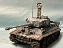 ★☆タミヤ1/35 ドイツ軍　タイガーⅠ初期型（冬季迷彩）+フィギュア 1体含（送料込み）☆★_画像1