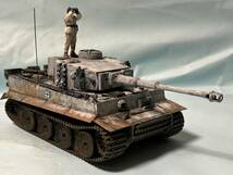 ★☆タミヤ1/35 ドイツ軍　タイガーⅠ初期型（冬季迷彩）+フィギュア 1体含（送料込み）☆★_画像2