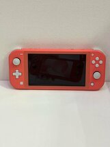 【D42072】Nintendo Switch Lite 色：コーラル 本体以外欠品 + 液晶保護フィルム(割れ) + シリコンカバー【現状品】_画像3