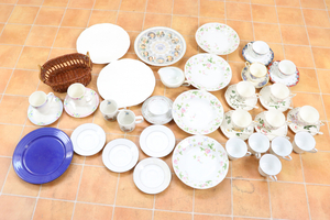 ブランド食器 まとめ ROYAL ALBERT KENZO GIVENCHY WEDGWOOD NORITAKE NARUMI 等 食器 食卓 カップ ソーサー 005JLHJH24